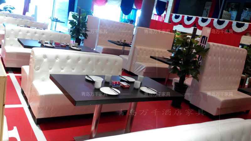  青島南京路 中聯(lián)廣場(chǎng)夜潮音樂餐廳