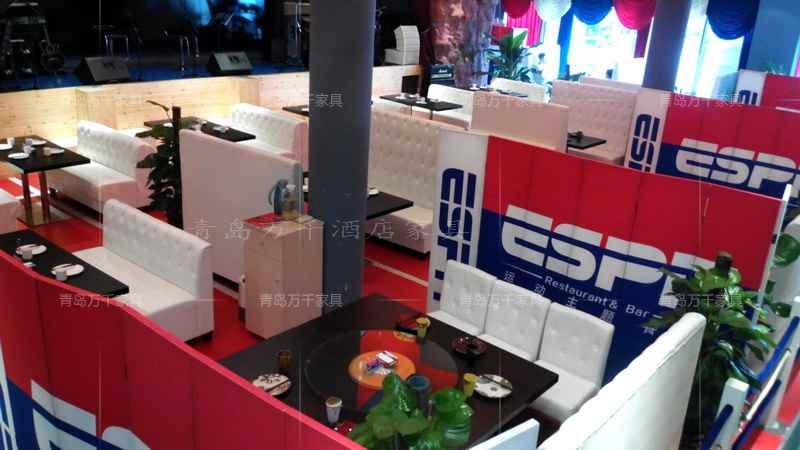  青島南京路 中聯(lián)廣場(chǎng)夜潮音樂餐廳