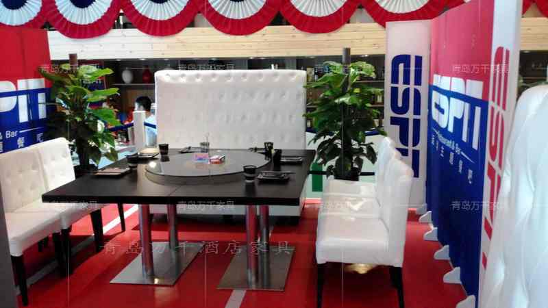  青島南京路 中聯(lián)廣場(chǎng)夜潮音樂餐廳