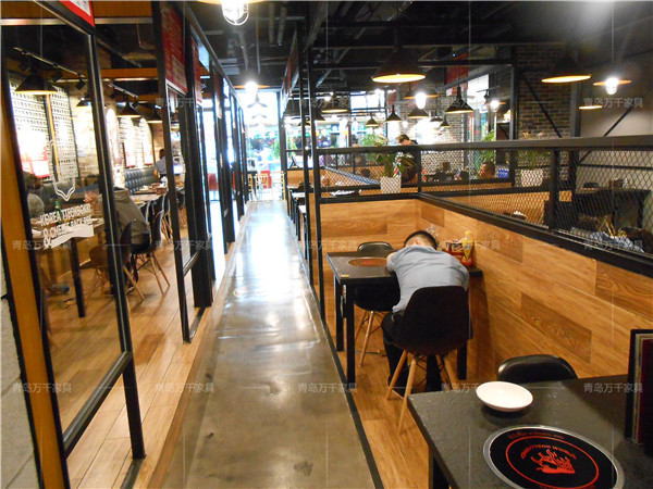  客瑞吉芝士排骨 李村萬(wàn)達(dá)店火燒石餐桌