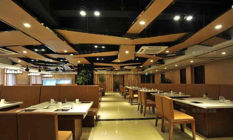  紅與黑全國(guó)連鎖加盟店