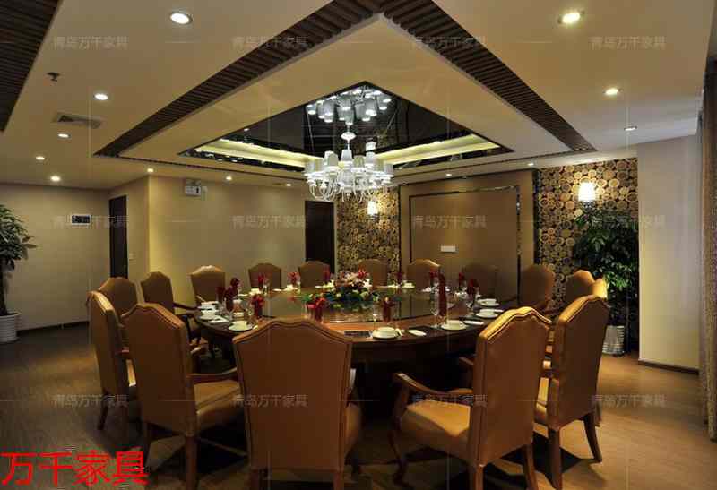  紅與黑全國(guó)連鎖加盟店